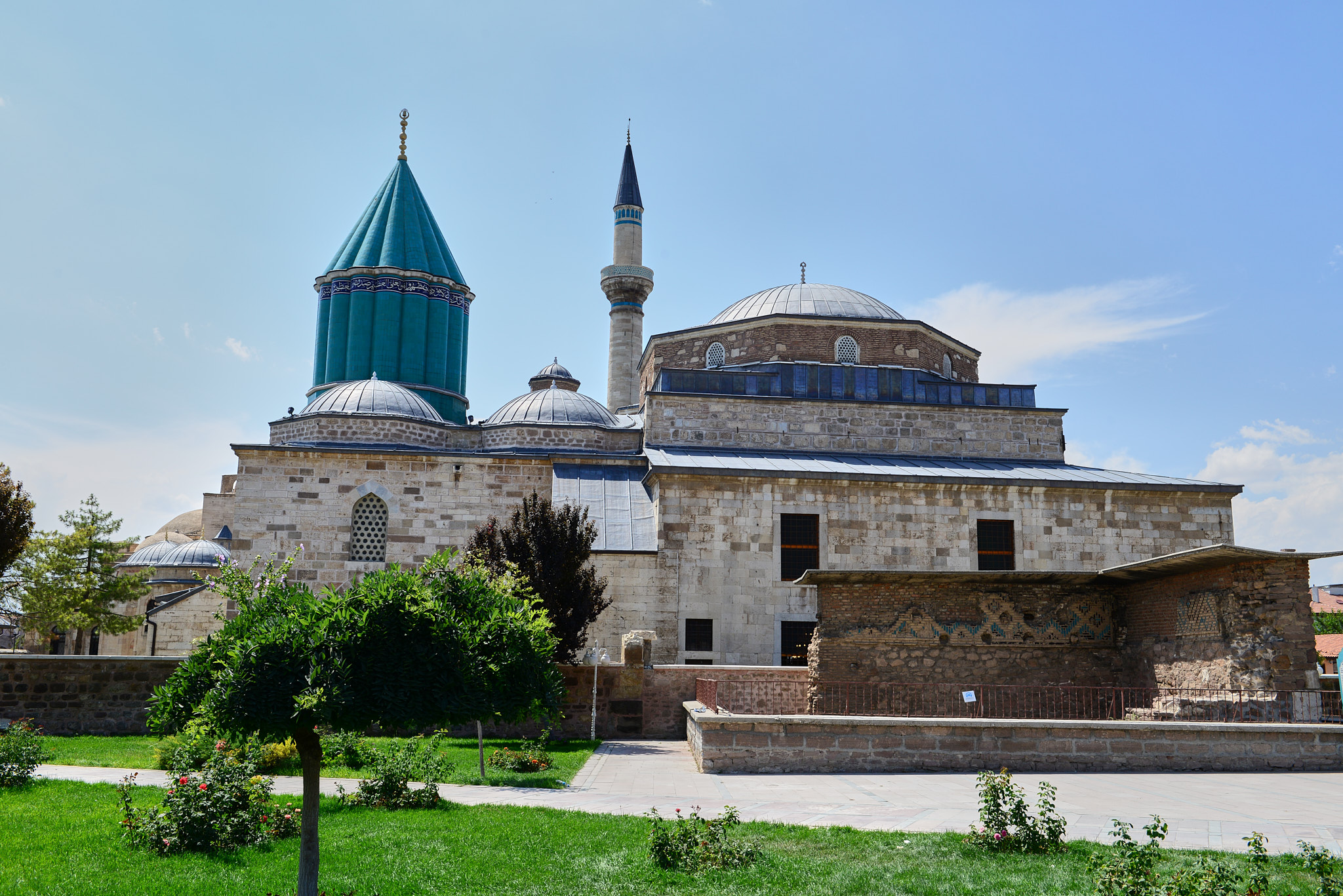 323 아피온 모스크